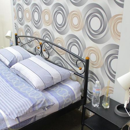 Uneed Rooms Somnium Киев Экстерьер фото